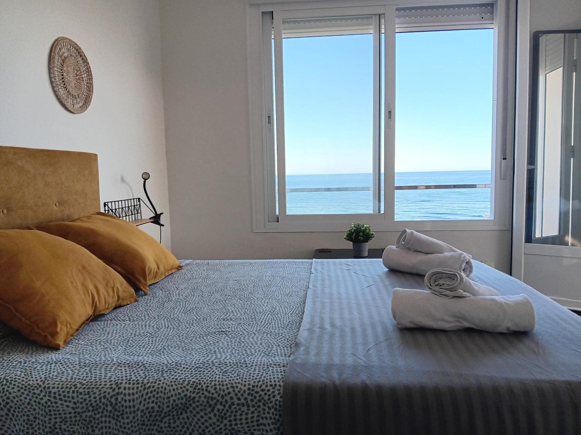 Alojamiento Iberia Playa Estepona Eksteriør billede