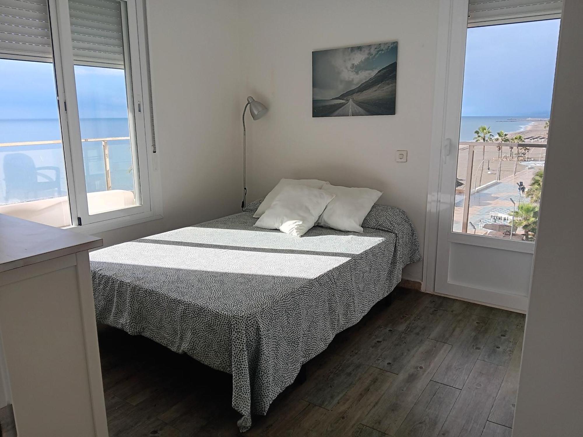 Alojamiento Iberia Playa Estepona Eksteriør billede
