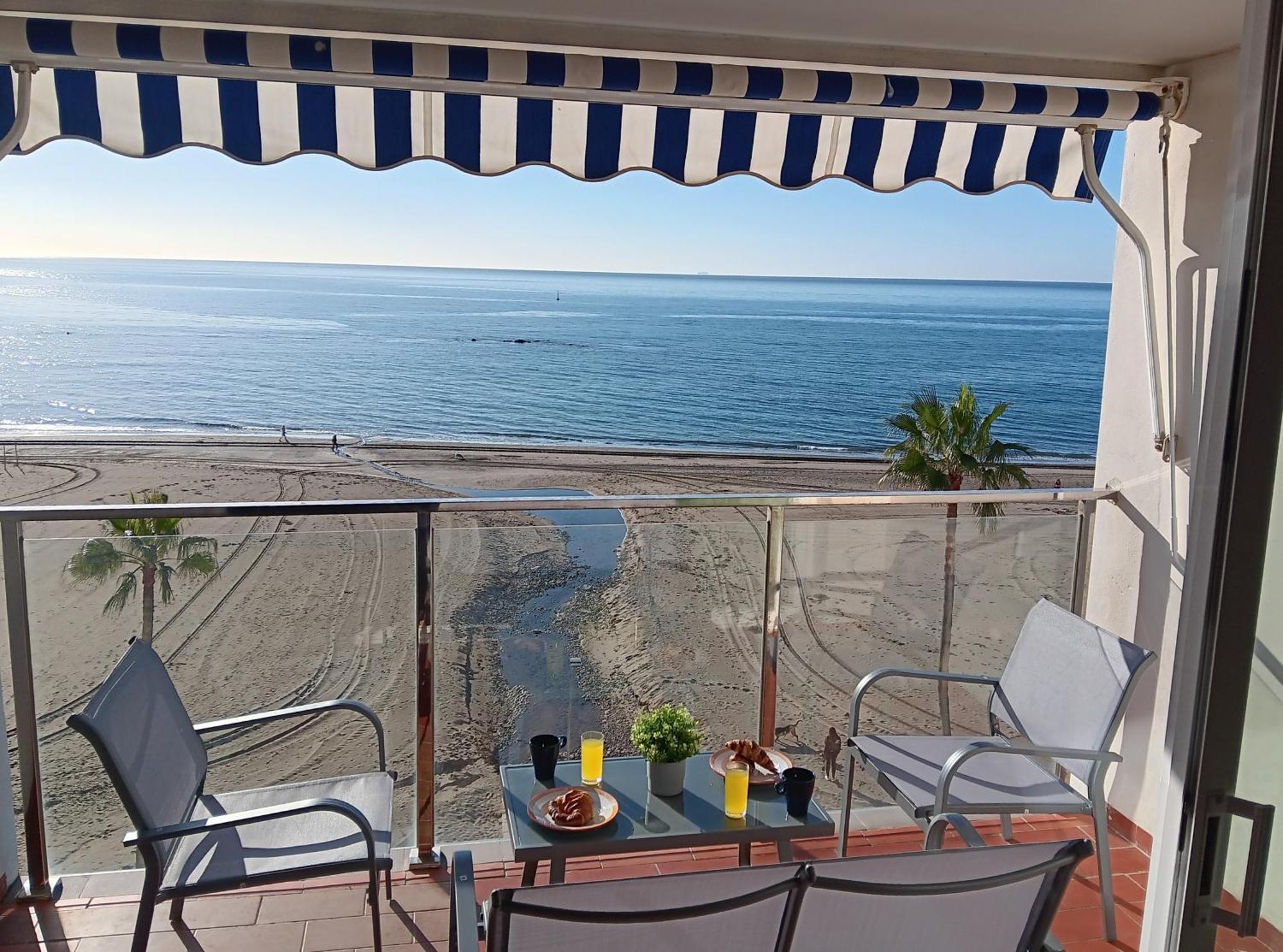 Alojamiento Iberia Playa Estepona Eksteriør billede