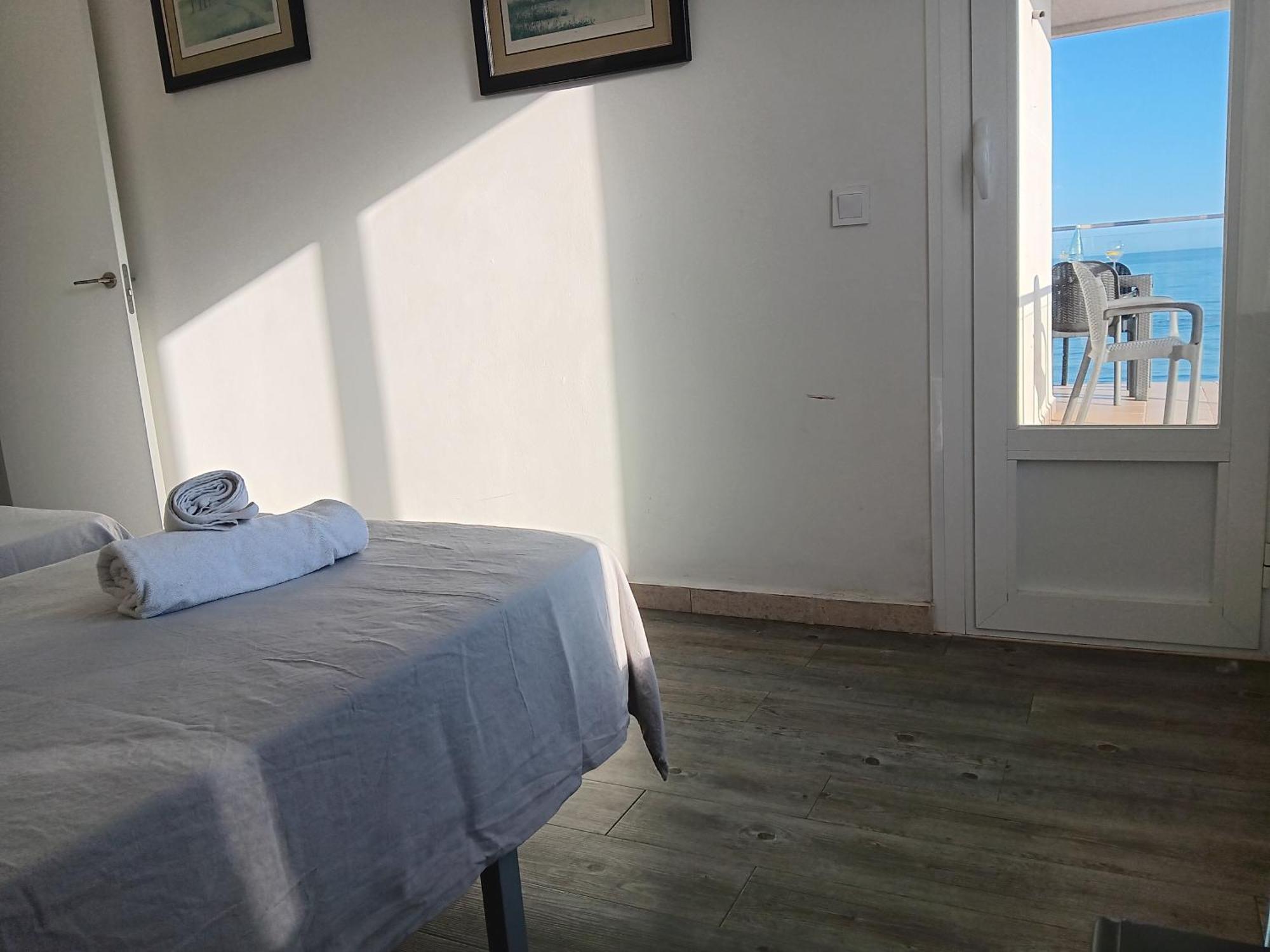 Alojamiento Iberia Playa Estepona Eksteriør billede