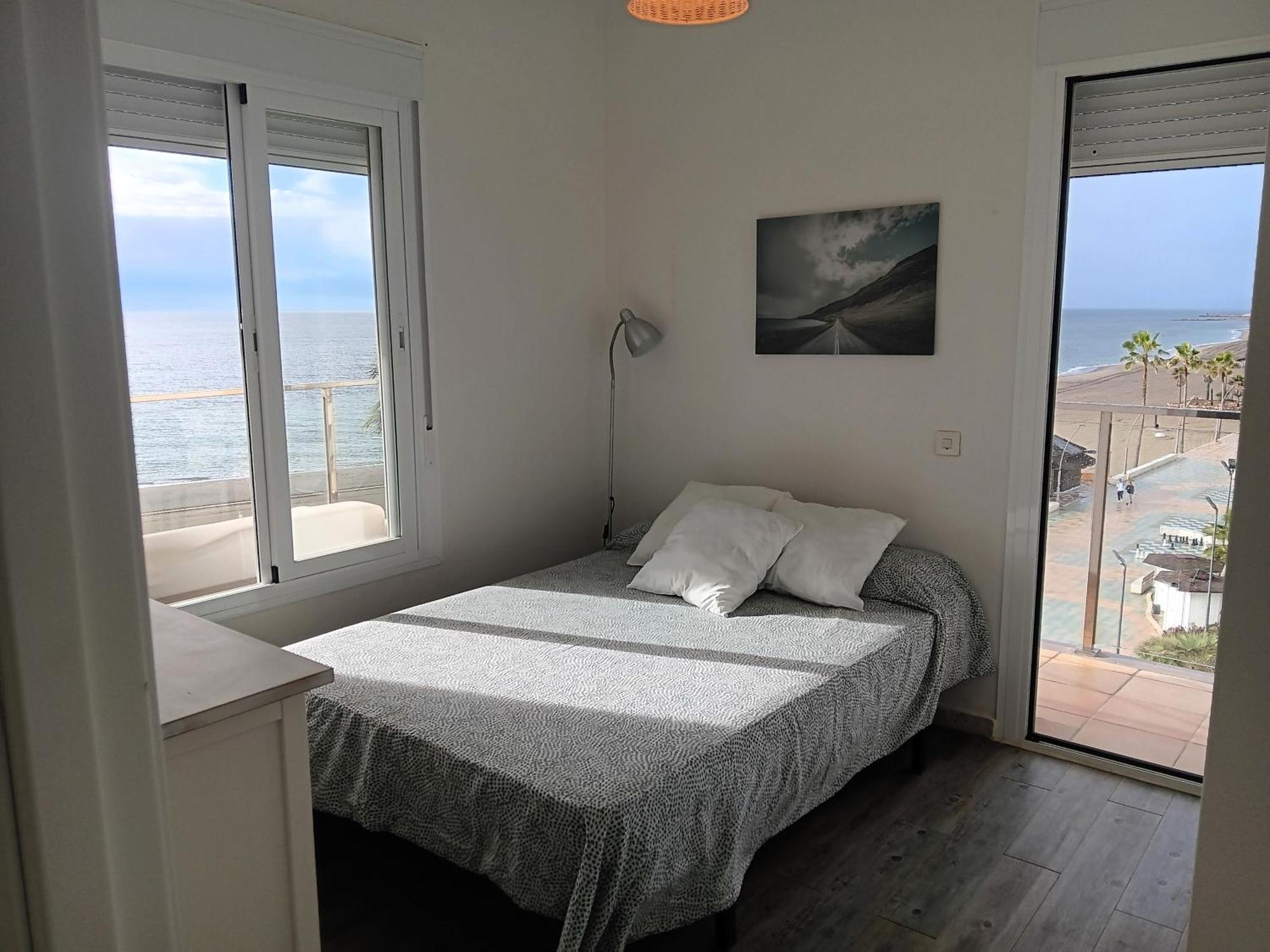 Alojamiento Iberia Playa Estepona Eksteriør billede